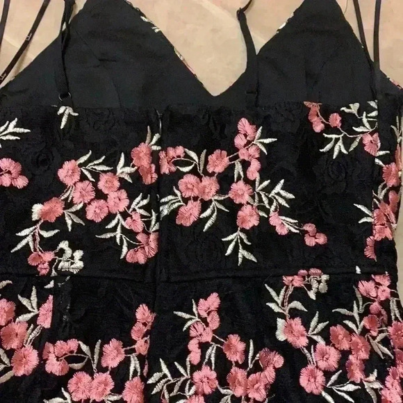 Lulus - Picture 4 of 5